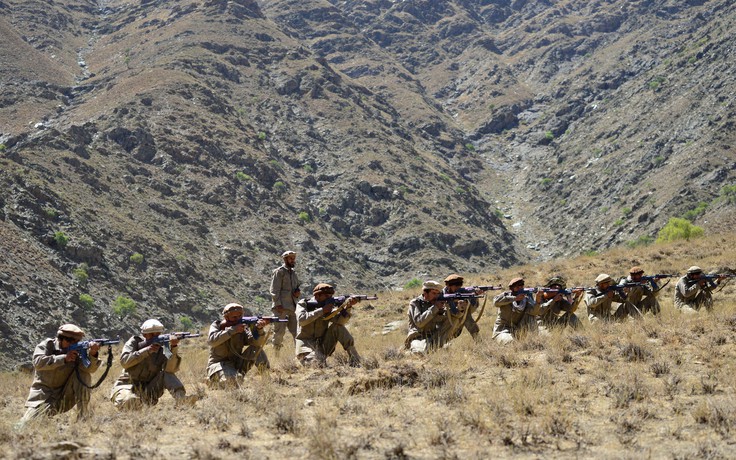 Taliban bị tố giết dân thường khi tiến vào thành trì quân kháng chiến?