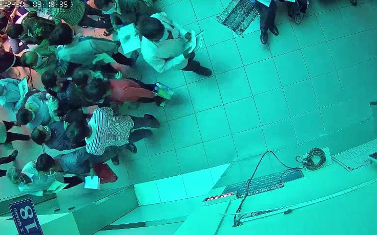 Bắt quả tang nhóm móc túi tại Bệnh viện Phạm Ngọc Thạch