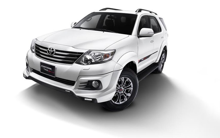 Fortuner TRD Sportivo 2015 có giá từ 1,082 tỉ đồng