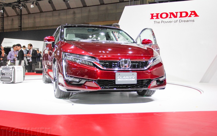 Honda FCV Clarity quyết đối đầu Toyota Mirai