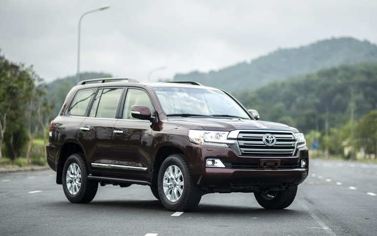 Toyota Land Cruiser 2015 có giá 2,825 tỉ đồng tại Việt Nam