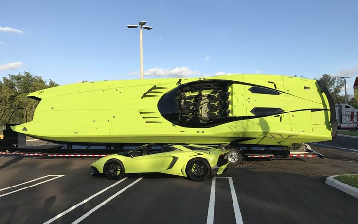 MTI G6, em song sinh của Lamborghini Aventador SV trên mặt nước