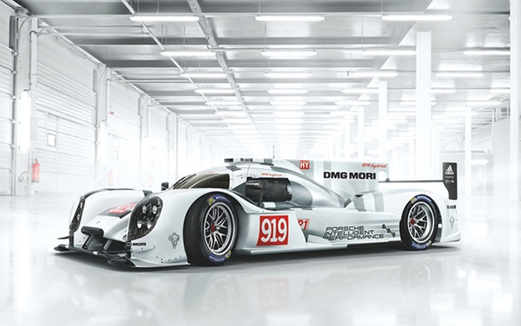 Porsche 919 Hybrid bản trưng bày được bán giá ‘chát’