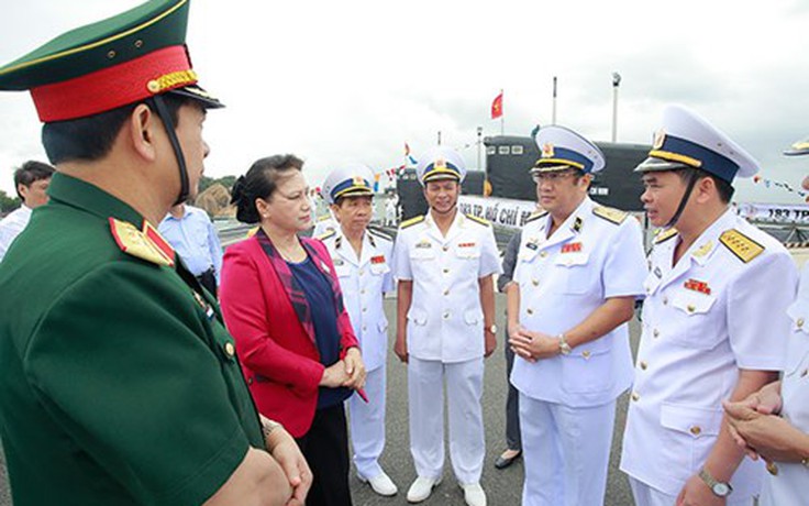 Chủ tịch Quốc hội thăm các đơn vị hải quân