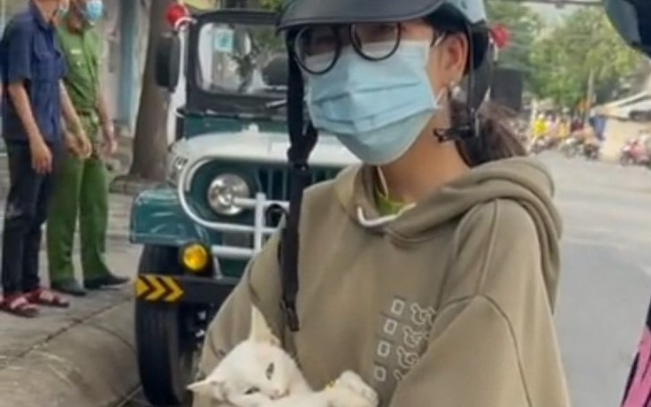Tâm sự của anh CSGT sau vụ ‘tuýt còi’ phạt cô gái đưa mèo đi chữa bệnh