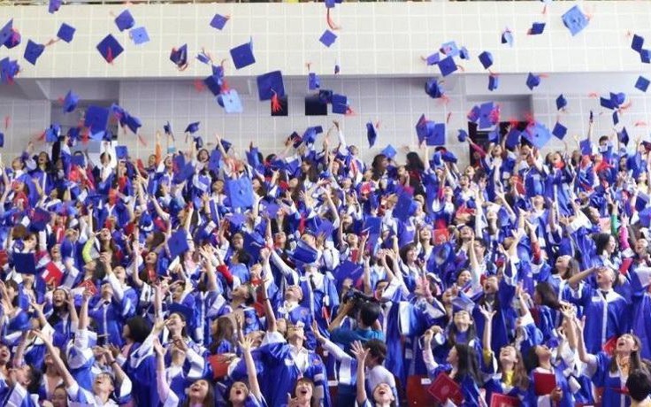 Tại sao sinh viên dự lễ tốt nghiệp phải đóng 600.000 đồng?