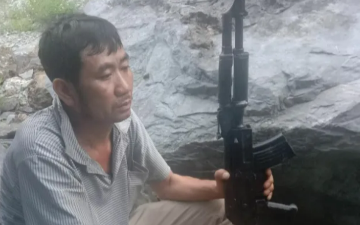 Quảng Bình: 'Lòi' việc tàng trữ súng AK khi bị điều tra vụ hủy hoại tài sản