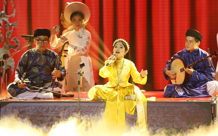 Hồng Minh: ‘Bài hát chú Hồ Hoài Anh chọn quá sức với con’