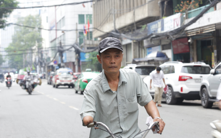 Dừng phát hành xổ số kiến thiết: Đời vé số Sài Gòn 'đã nghèo còn gặp eo'