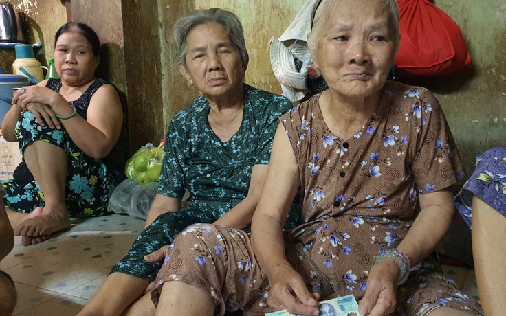 Vé số 'năm Covid': Đời vé số Sài Gòn những lần ôm mặt khóc vì bị 'cướp' sạch