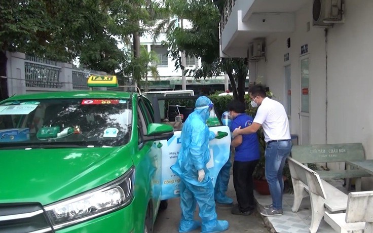 TP.HCM tăng cường Chỉ thị 16: Người dân có thể gọi taxi đi khám bệnh, cấp cứu, chích ngừa