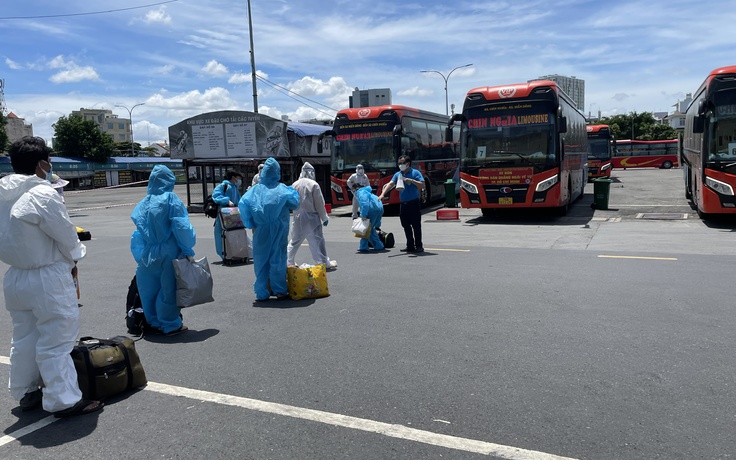Quảng Ngãi tiếp tục đón 200 người dân từ TP.HCM về quê tránh dịch Covid-19