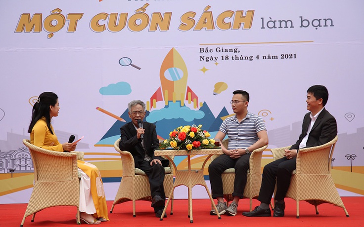 'Không phải cầm sách mới là đọc sách'