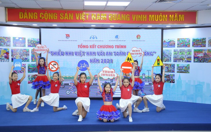 Nam sinh TP.HCM đoạt giải đặc biệt thi vẽ tranh về an toàn giao thông