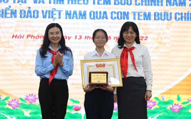 Nữ sinh Hải Phòng đạt giải đặc biệt cuộc thi Sưu tập và tìm hiểu về tem