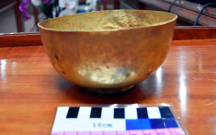 Bảo tàng tỉnh Ninh Thuận nhận gói cổ vật vàng