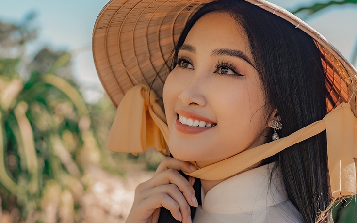 Hoa khôi miền Trung Đoàn Hồng Trang được cấp phép thi Miss Eco International 2020