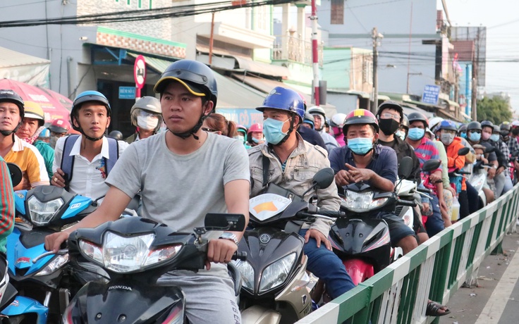 Trở lại TP.HCM sau Tết Dương lịch: Các cửa ngõ nơi thông thoáng, chỗ ùn tắc