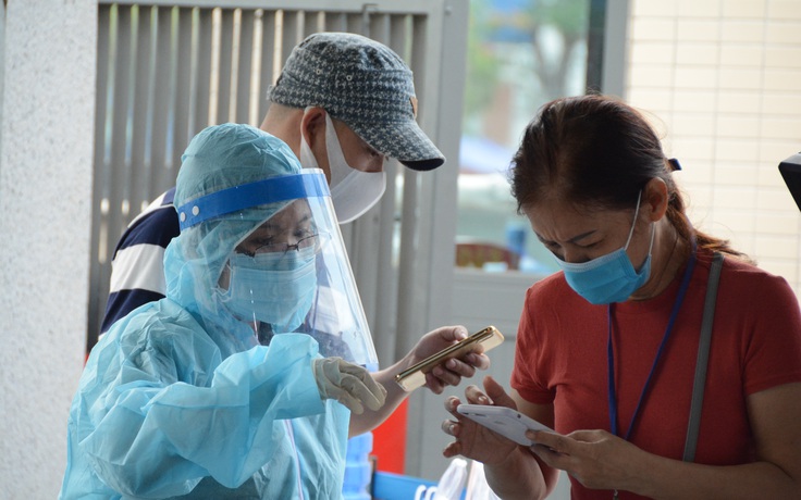 585.200 nhân viên y tế, nhân viên chống dịch được tiêm vắc xin Covid-19