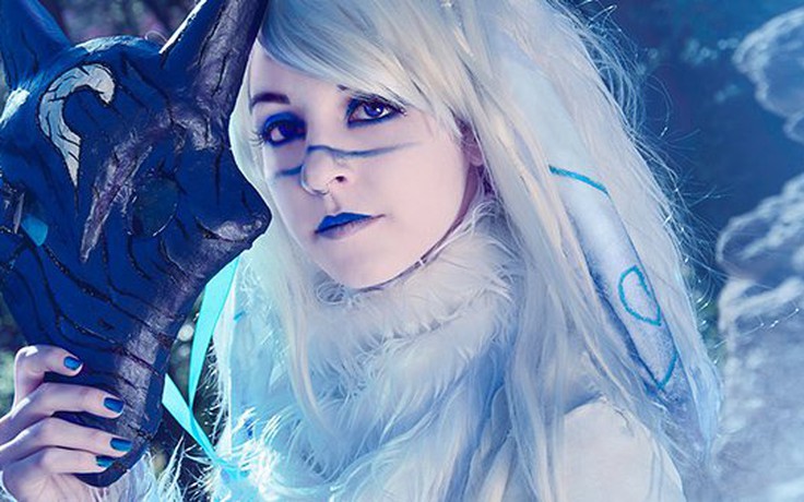 LMHT: Ngắm đường cong quyến rũ của Claudia với cosplay Kindred