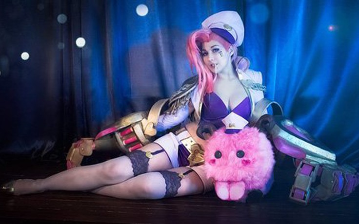 LMHT: Arienai Ten khoe 'siêu vòng một' cosplay Vi Cú Đấm Tình Ái