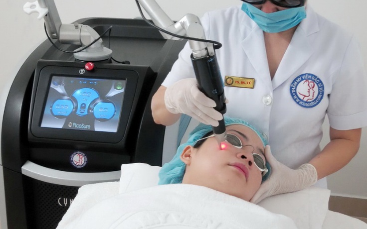 Ứng dụng 'siêu' Laser Mỹ Picosure xóa xăm, nám, bớt đen, tàn nhang, đồi mồi…