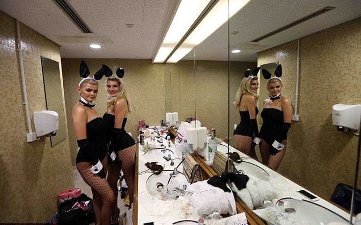 Cuộc thi hoa hậu bị 'ném đá' vì thí sinh ăn mặc như người mẫu Playboy