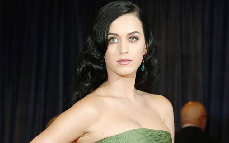 Katy Perry xin lỗi fan sau khi đột ngột hoãn tour diễn