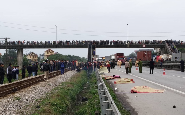Xe tải tông chết 8 người đi bộ tại Hải Dương: Những cầu vượt 'tử thần'