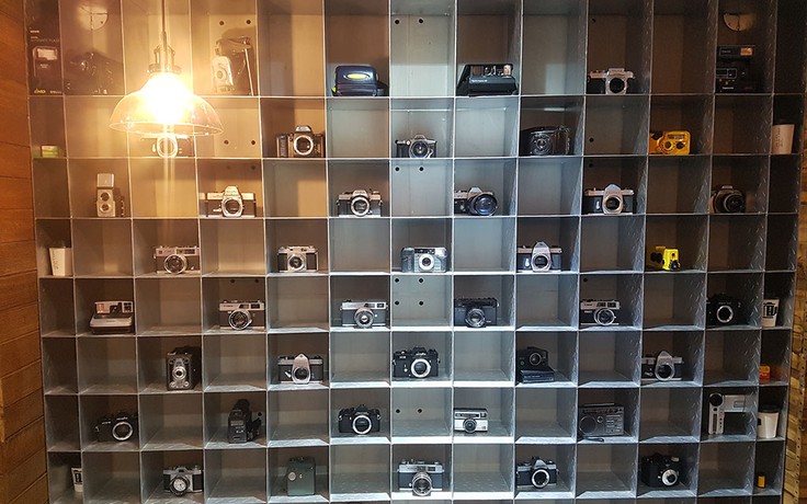 Lưu giữ kỷ niệm ở quán cà phê có máy ảnh cũ