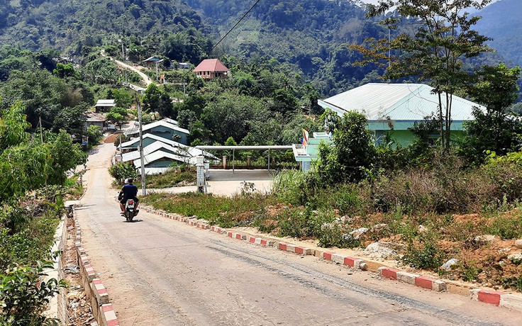 Trở lại làng 'lắm chuyện'