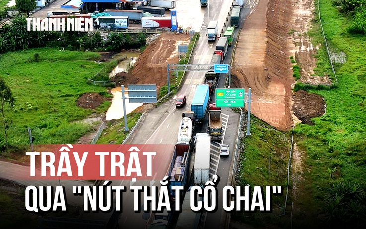 Xe cộ trầy trật qua 'nút thắt cổ chai' cao tốc Đà Nẵng - Quảng Ngãi và quốc lộ 14B