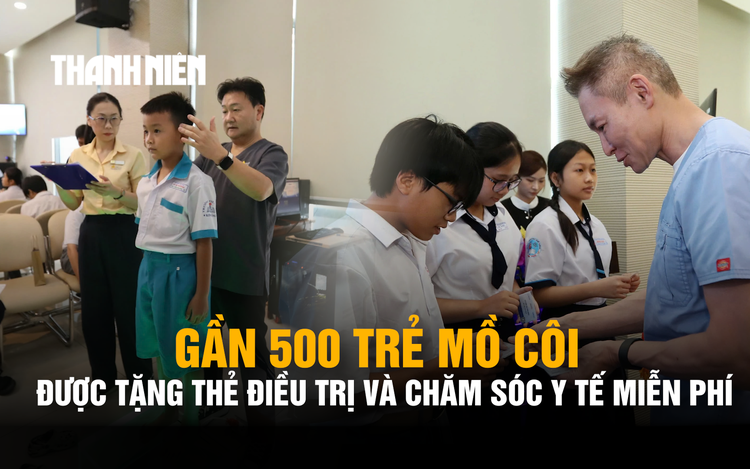 Gần 500 trẻ em mồ côi được tặng thẻ điều trị và chăm sóc y tế miễn phí trị giá 1,5 tỉ đồng