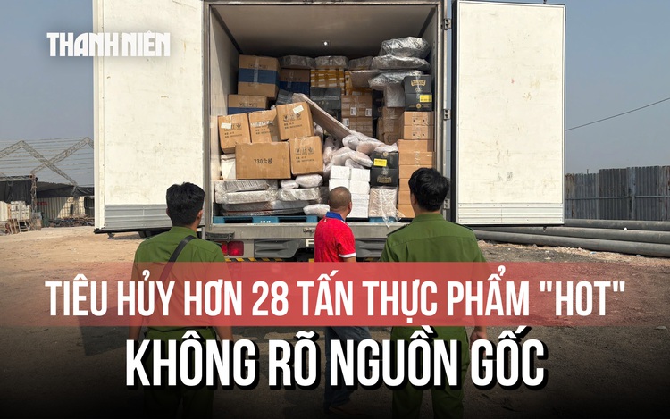 Tiêu hủy hơn 28 tấn lạp xưởng nướng đá, lườn ngỗng,... 'bẩn' chuẩn bị lên bàn ăn dịp Tết