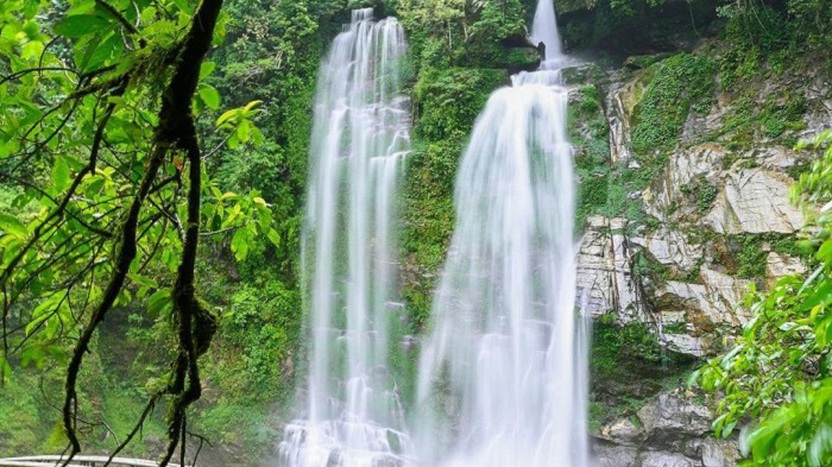Say đắm trước khung cảnh nên thơ của những thác nước hùng vĩ tại Hà Giang