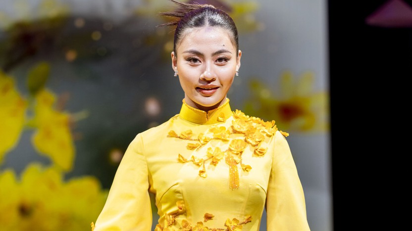 Các hoa hậu Việt - Úc trình diễn áo dài của nhà thiết kế Việt