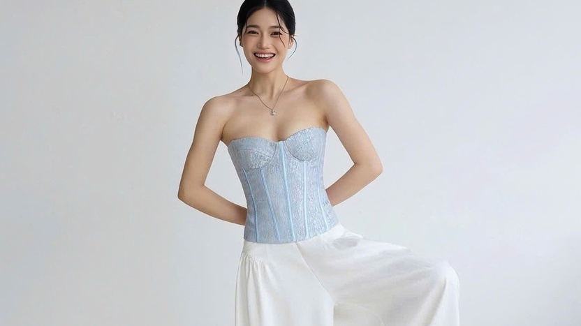 Bản tình ca cá tính với áo corset và quần ống rộng