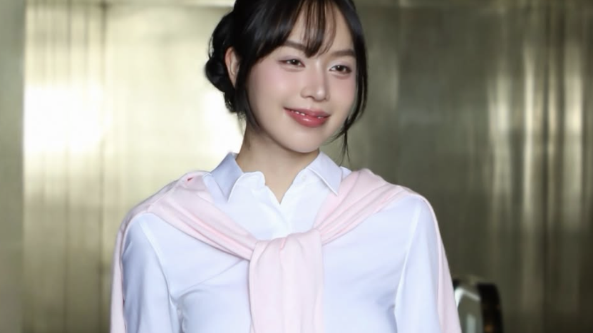 Diện áo sơ mi trắng tinh giản nhưng luôn ghi điểm thanh lịch