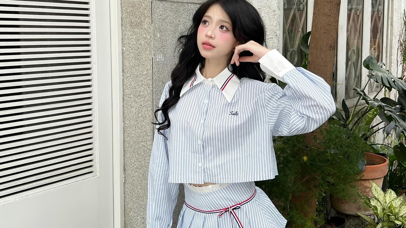 Mặc đẹp mỗi ngày với sơ mi phối chân váy ngắn