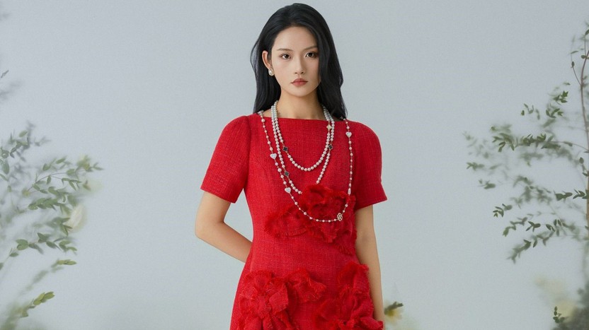 Hóa nàng thơ cùng váy đính hoa 3D đầy sức sống