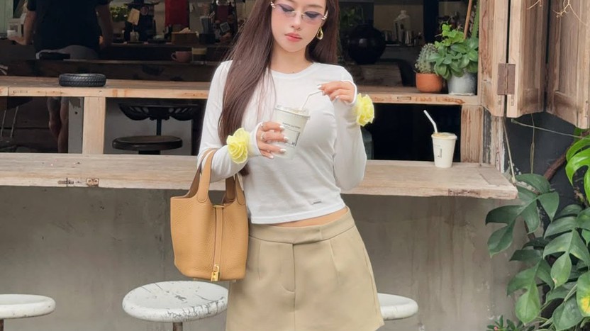 Từ công sở đến dạo phố, chân váy chữ A 'cân' mọi phong cách