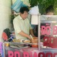 Bò bía 'rẻ nhất' TP.HCM, chỉ 2.000 đồng/cuốn: Vợ chồng cùng bán hơn 25 năm
