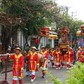 Đông đảo người dân tham gia lễ hội cầu ngư tại làng chài Cảnh Dương