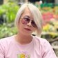 Từ vụ nữ YouTuber không cần đi làm vẫn có tiền: Khi người trẻ sống bất ổn