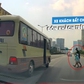 Xe khách xem thường luật, dừng đón khách trên cao tốc suýt gây tai nạn