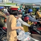 CSGT Đồng Nai hỗ trợ người dân đi nghỉ lễ 30.4 và 1.5