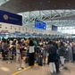 Mải nói chuyện, hành khách bỏ quên 318 triệu đồng trên xe đẩy sân bay Đà Nẵng