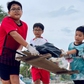 Lập nhóm nhặt rác làm sạch bãi biển