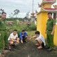 Tạm giữ 3 nghi phạm sử dụng ma túy ở nghĩa địa