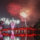 Pháo hoa rực sáng trên bầu trời Hà Nội chào đón năm 2026